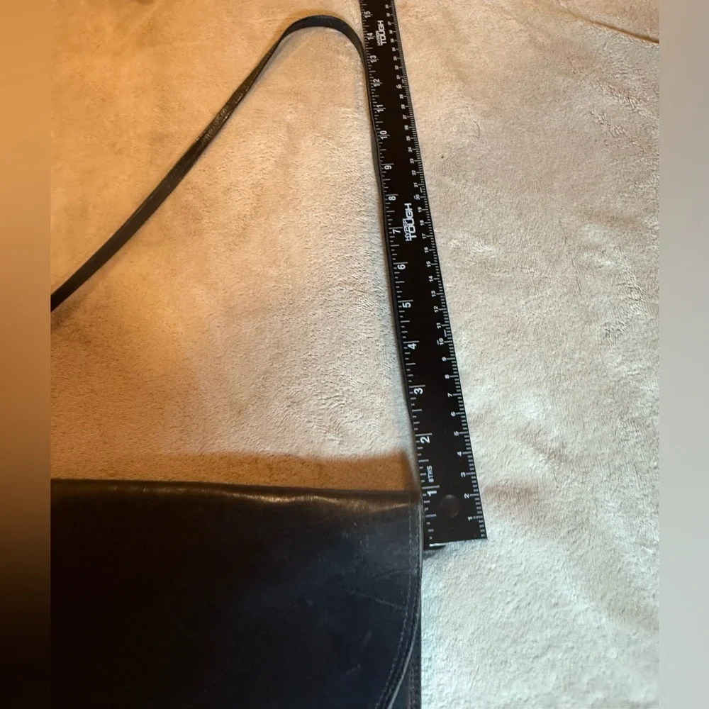 Vtg. Caressa made in Spain Black Leather Crossbody Bag with shoulder strap